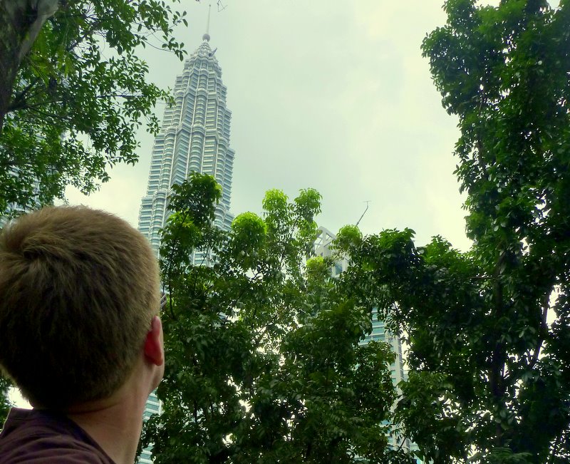 I skuggan av Petronas Towers